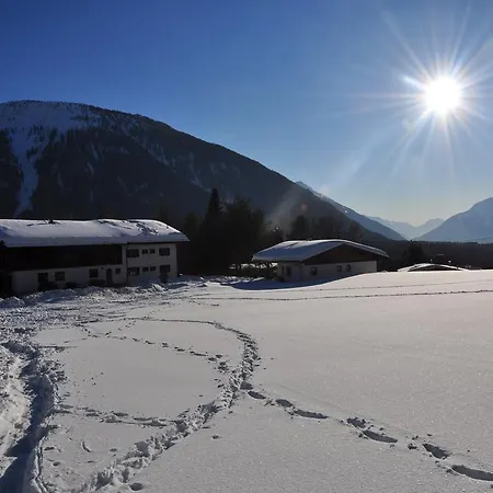 豪斯特尔纳酒店 公寓 *